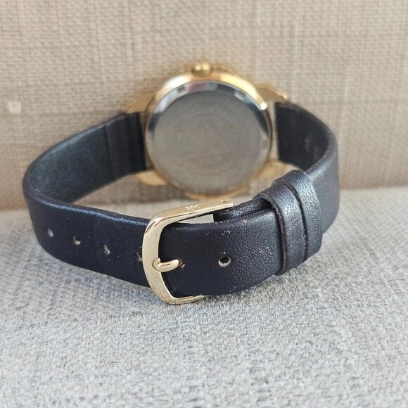 Vintage Guess Ladies Wristwatch Date/Day Calendar Gold Tone Case Analog Watch - Picture 5 of 11